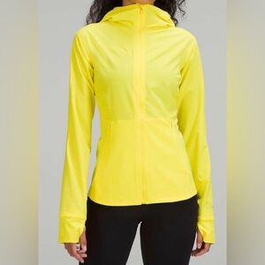 NWOT New Lululemon Mist Over Windbreaker Sonic Yellow